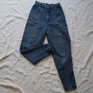 1980's Vintage LEE high waisted tapered jeans